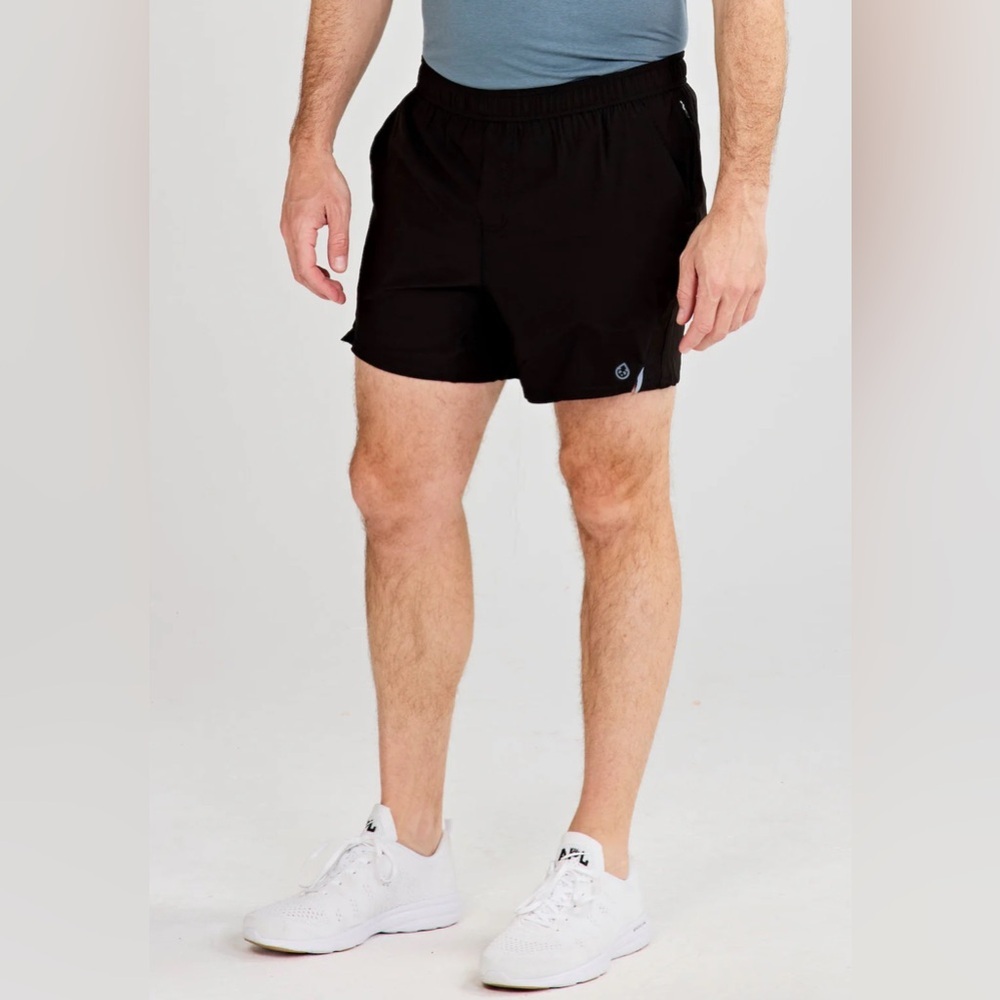 Tasc Men's Black lightweight Athletic Shorts size L